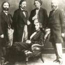 Fotografia ca. 1859. Stoją od lewej/Standing from left: Alfred Piatti, Henryk Wieniawski, Joseph Joachim, (?), Heinrich Wilhelm Ernst (siedzi/sitting) 